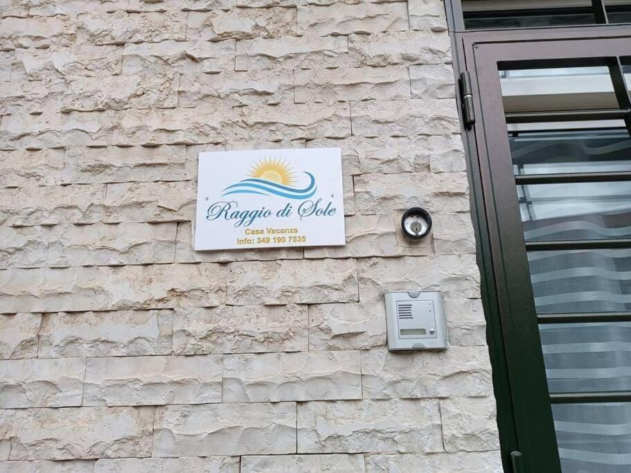 Casa Vacanza Raggio Di Sole Giovinazzo Exteriör bild